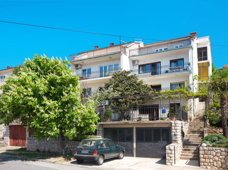 Apartment Luka