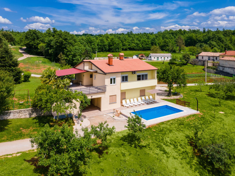 House Larisa