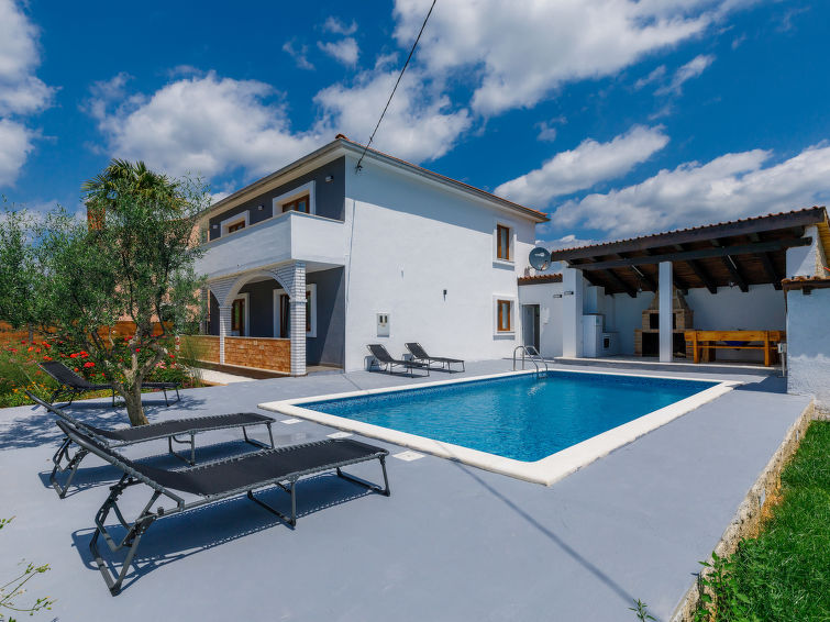 House Mia