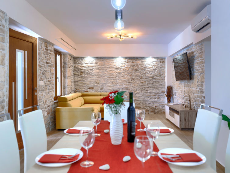 House Stara hiža