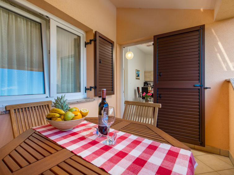 Apartment Romana