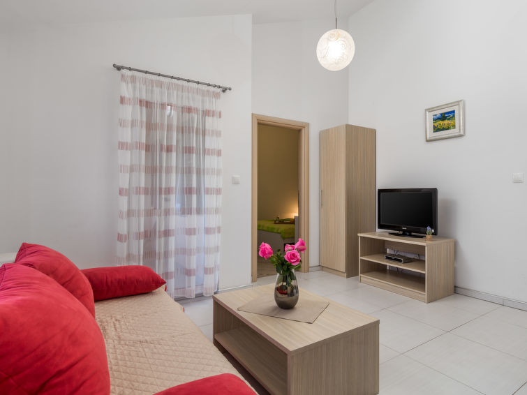 Apartment Romana