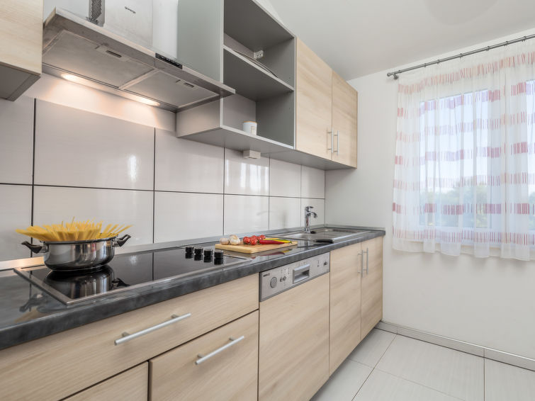 Apartment Romana