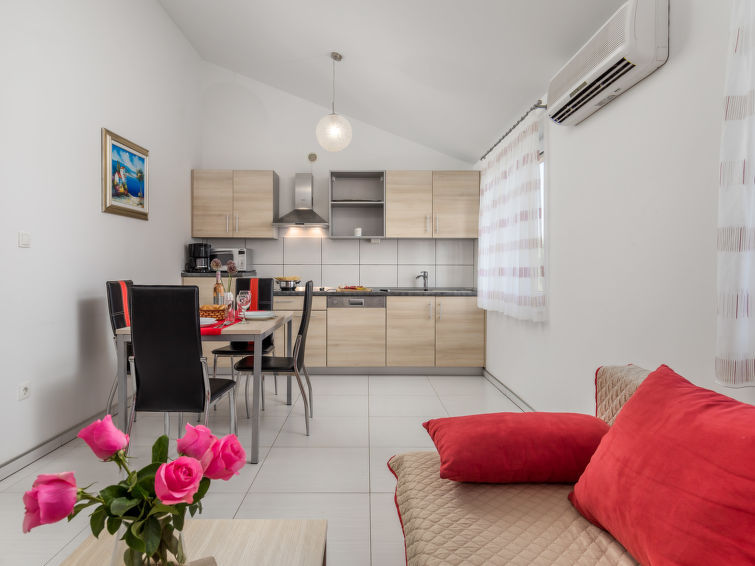 Apartment Romana
