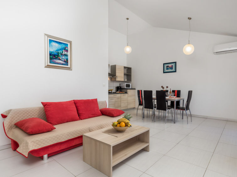 Apartment Romana