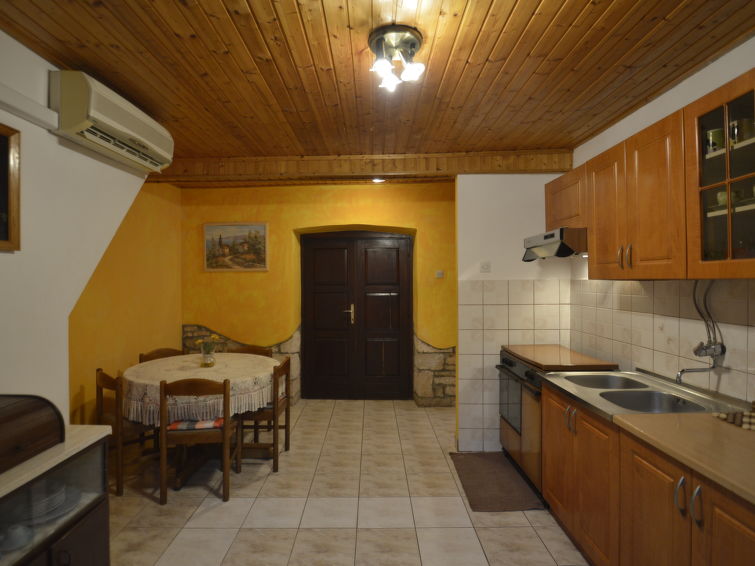 House Pinezici