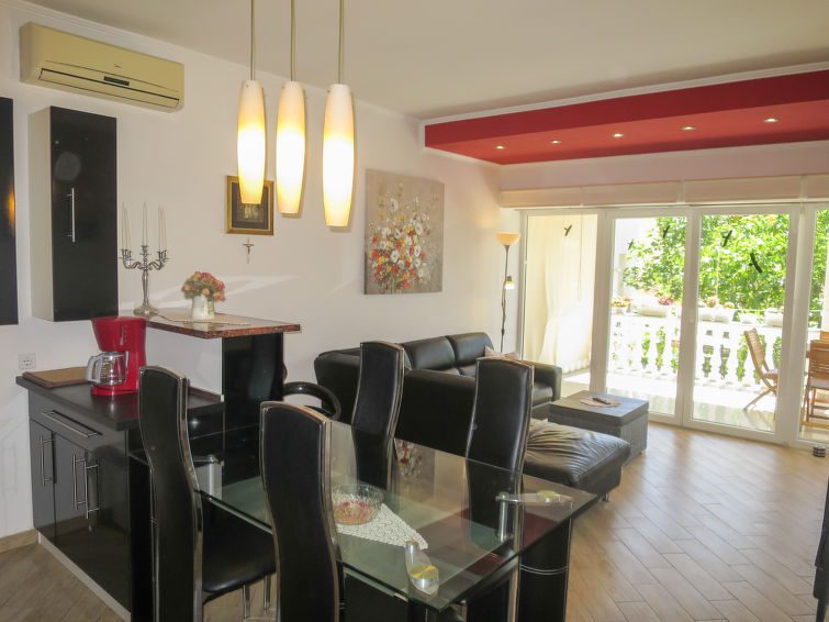 Apartment Mirjana