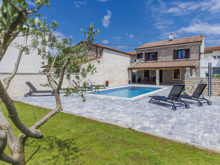 House Stara hiža