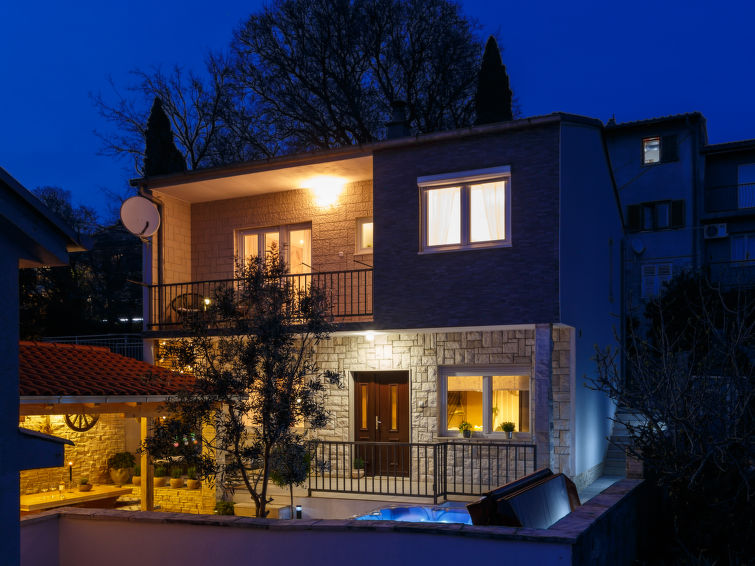 House Maro