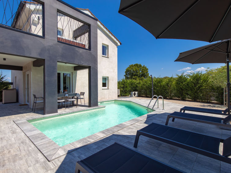 House Villa Nika