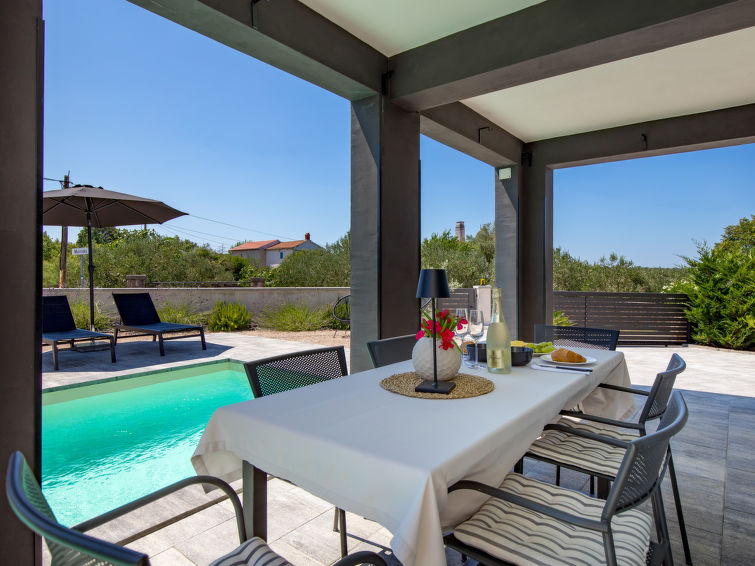 House Villa Nika