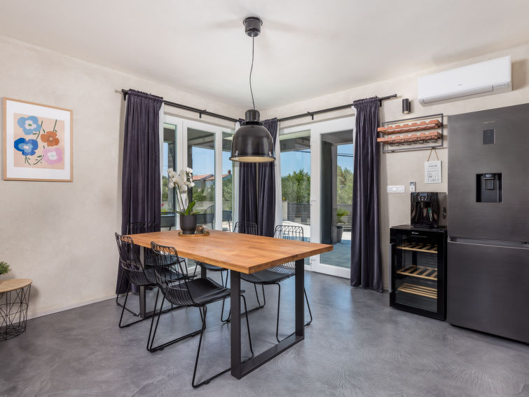 House Villa Nika