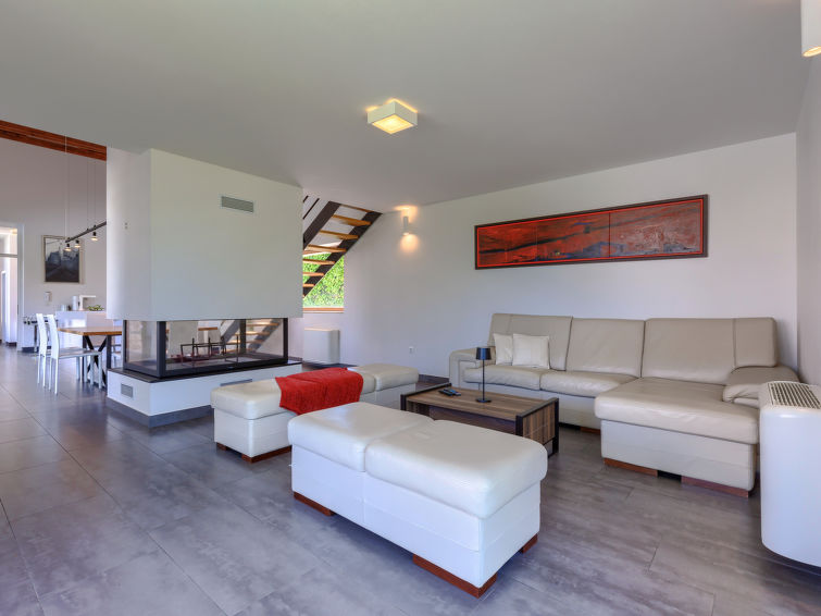 House Terra Rossa