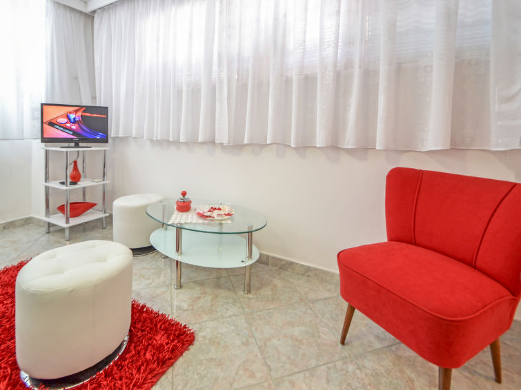Apartment Dado