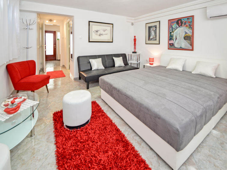 Apartment Dado
