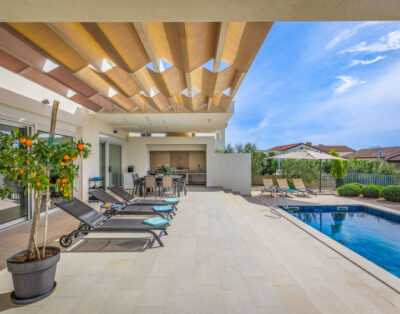 House Aponia