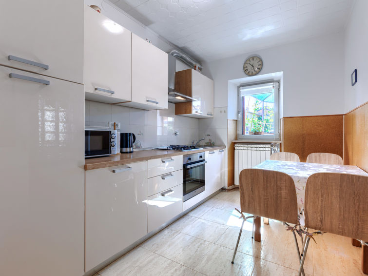 Apartment Bumbak