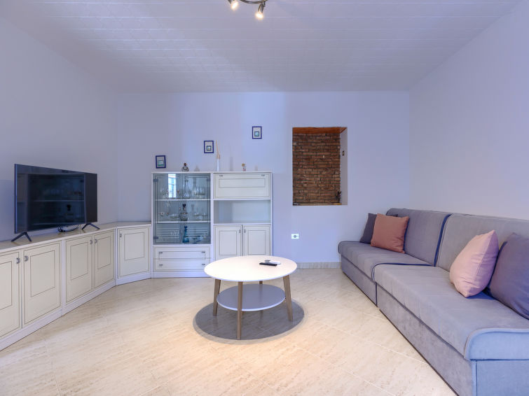 Apartment Bumbak