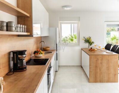 Sunny Mandre Apartment with garden and barbecue