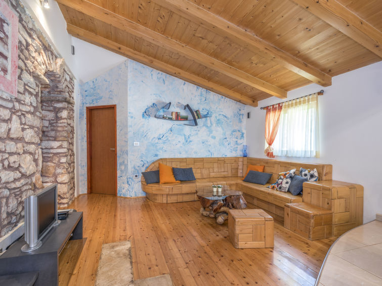 House Cetina