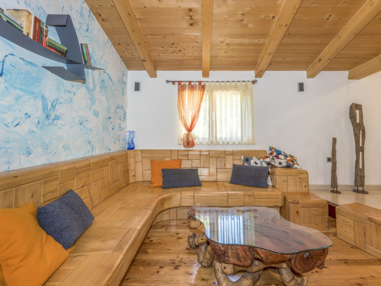 House Cetina