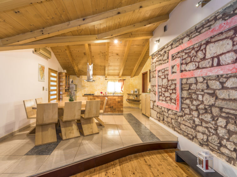 House Cetina