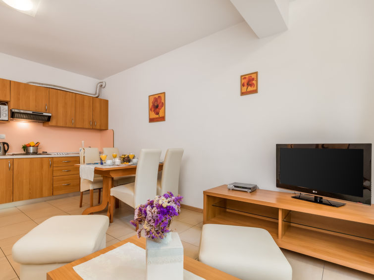Apartment Mare 3