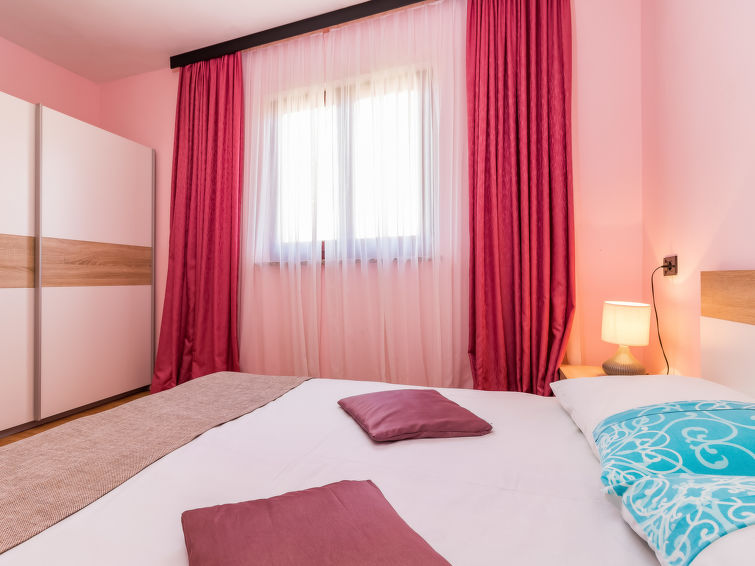 Apartment Koštro