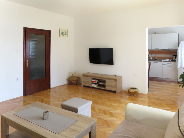Apartment Luka