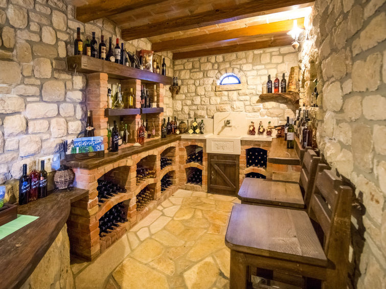 House Stolovi