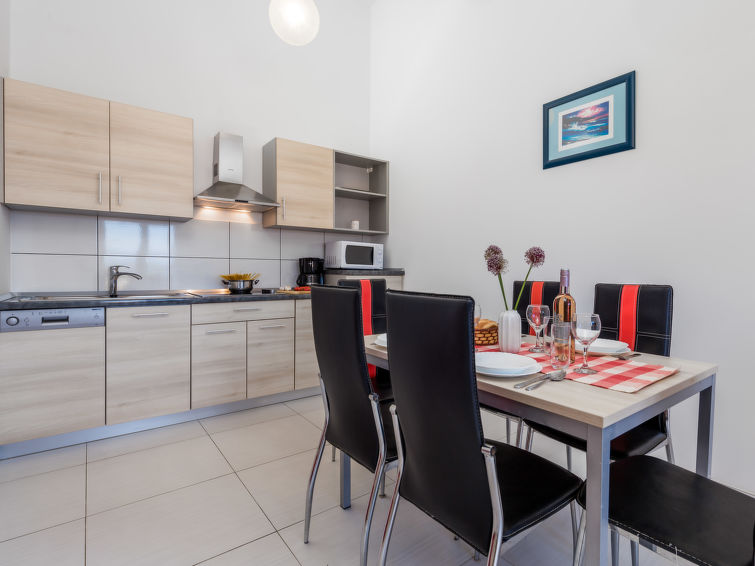 Apartment Romana