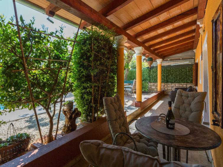 House Villa Lucky