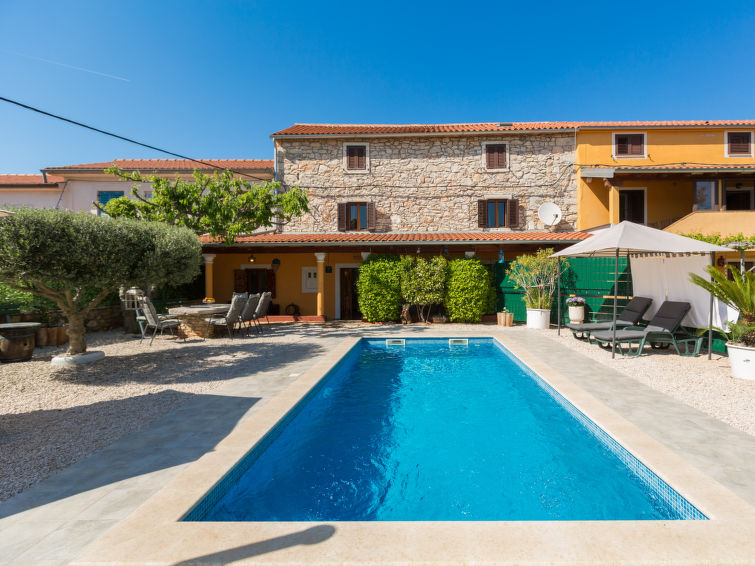 House Villa Lucky