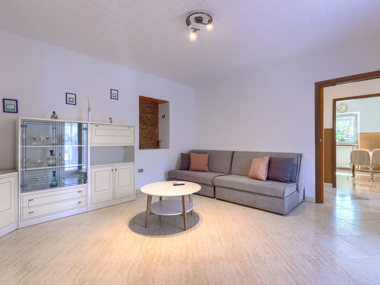 Apartment Bumbak