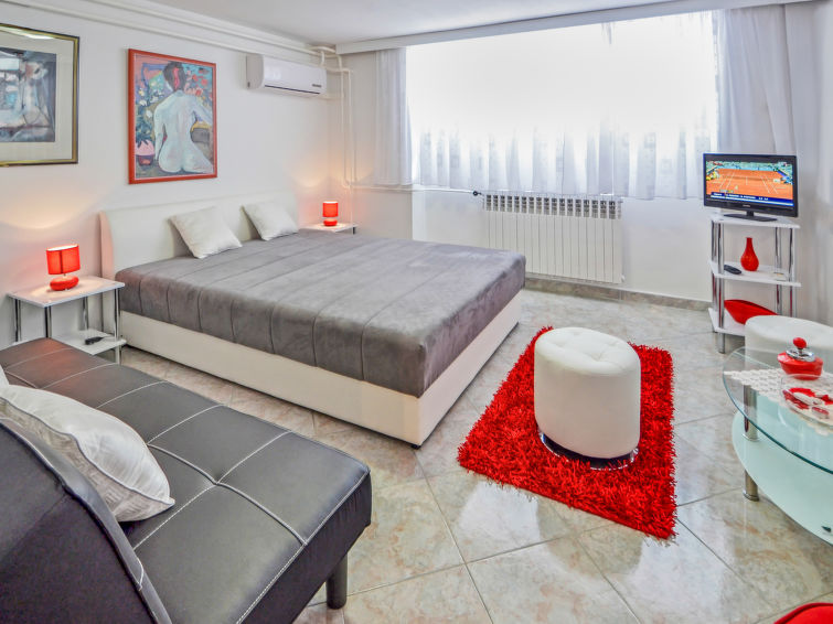 Apartment Dado