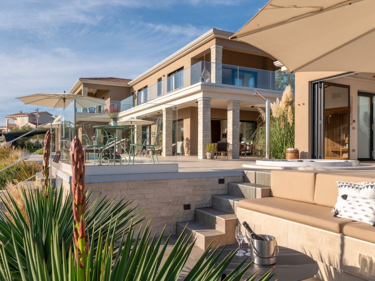 House Christall
