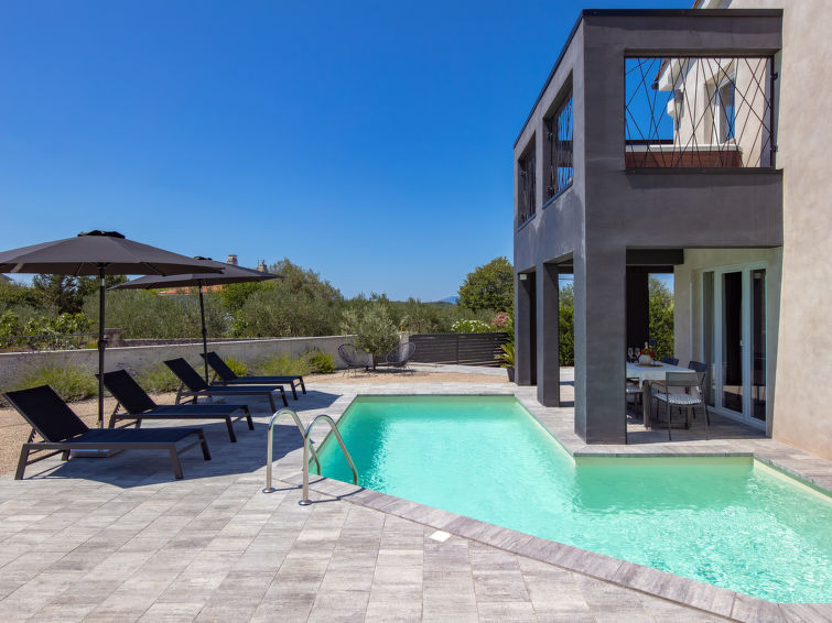 House Villa Nika