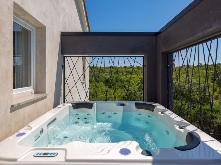 House Villa Nika