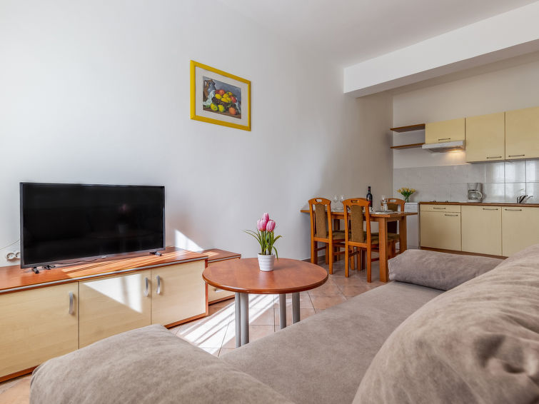 Apartment Rok 1