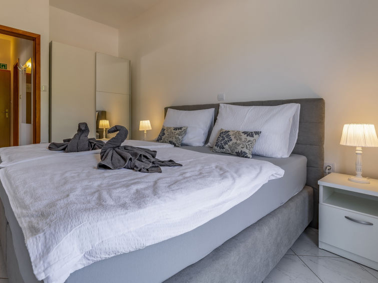 Apartment Rok 5