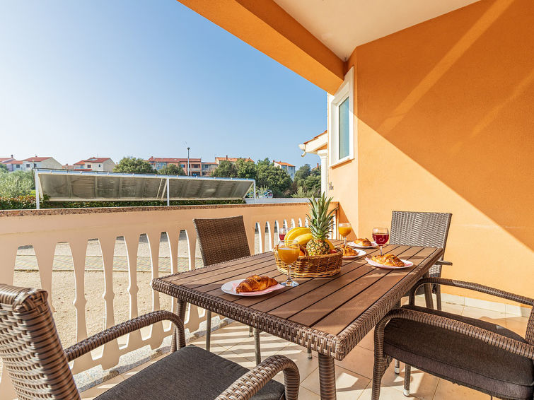 Apartment Rok 5