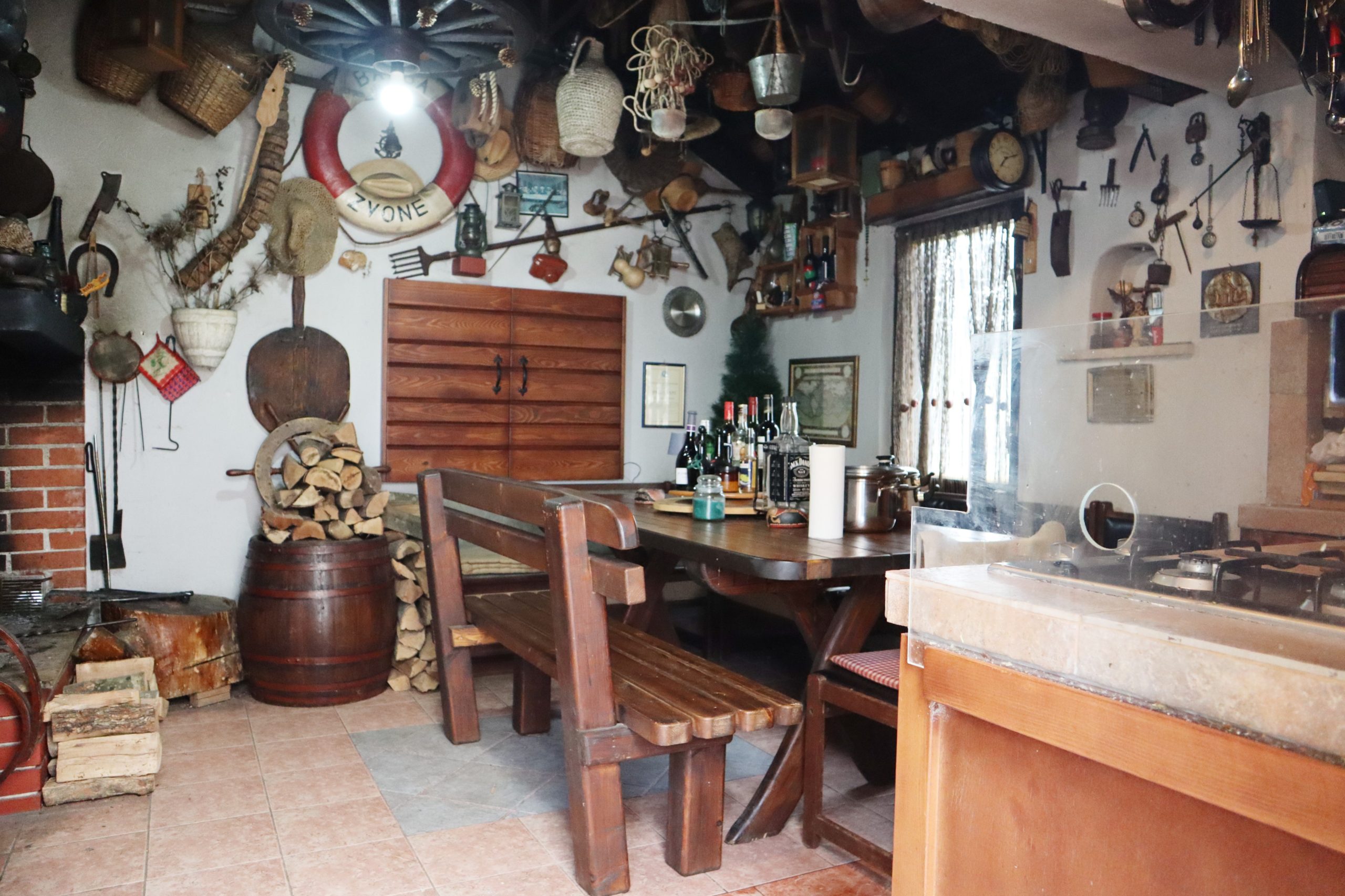 Piękny dom z apartamentami, Okrug Donji