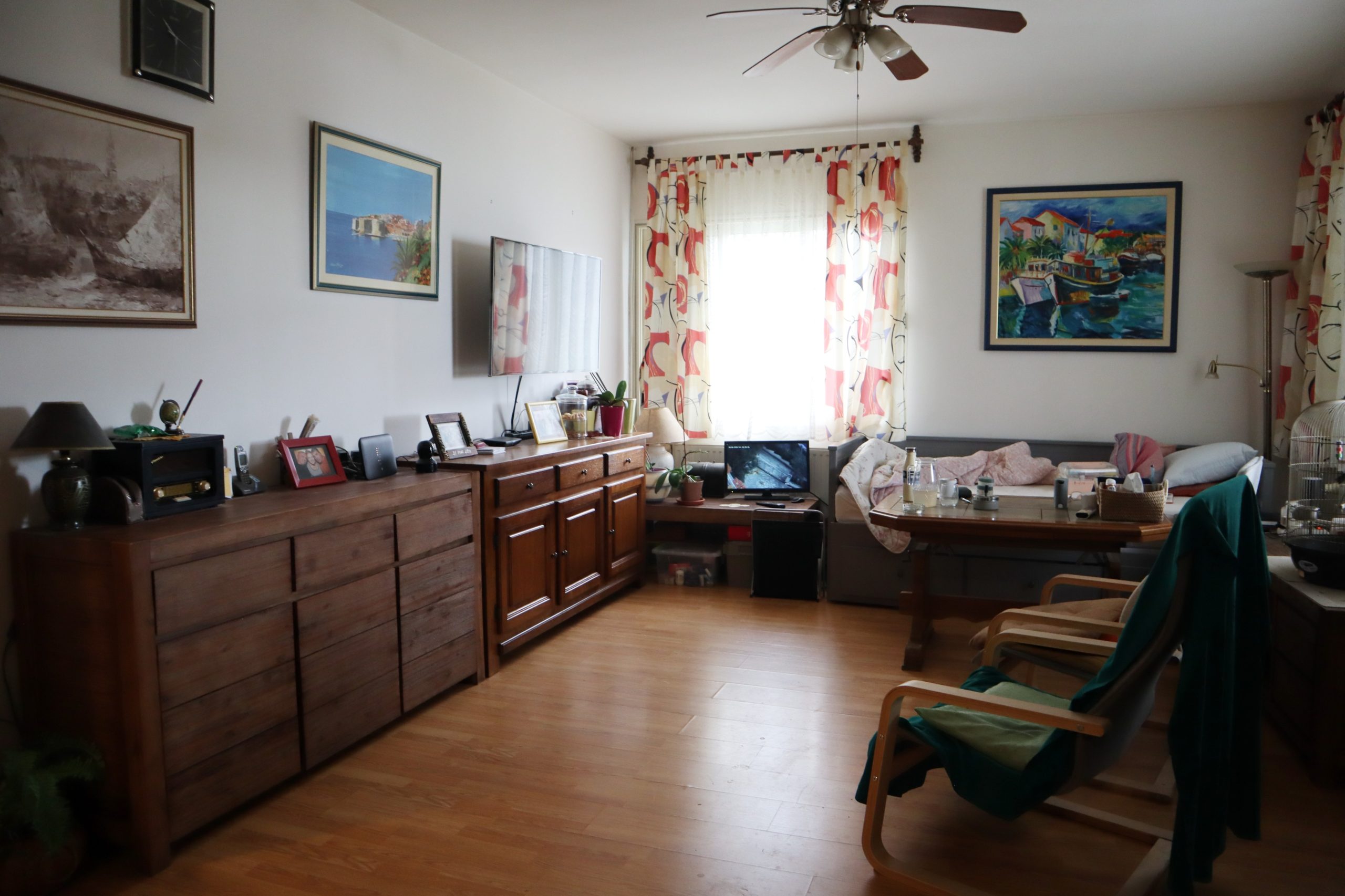 Piękny dom z apartamentami, Okrug Donji