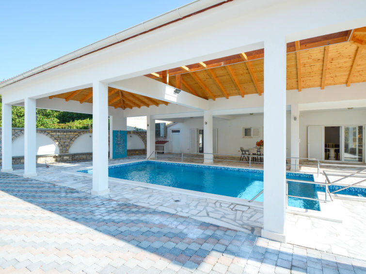 House Villa Kursar