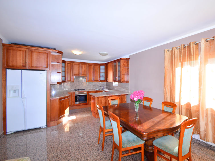 House Villa Kursar