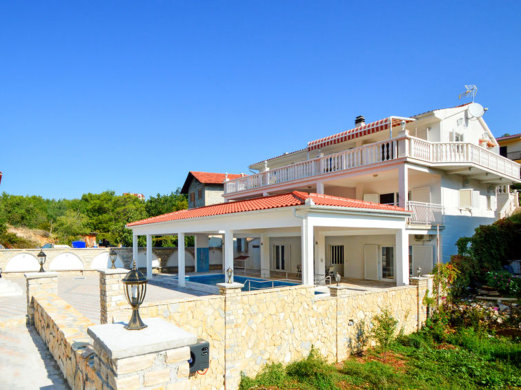 House Villa Kursar