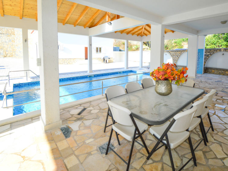 House Villa Kursar