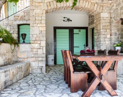 House Ston