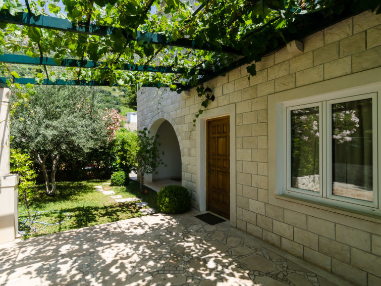 Apartment Plavac Mali