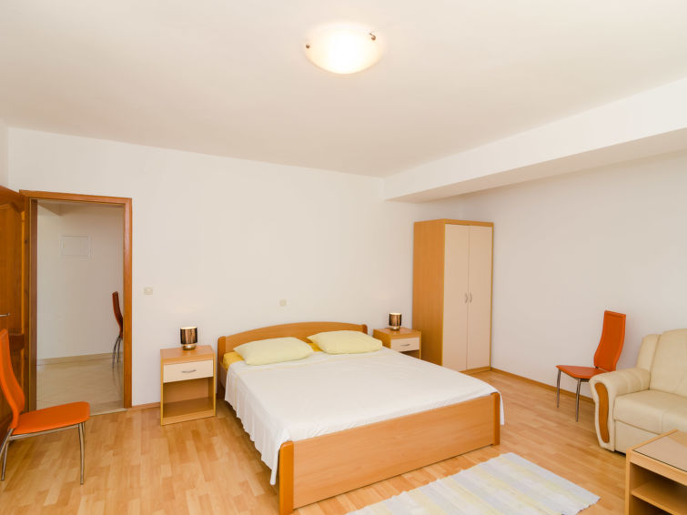 Apartment Plavac Mali